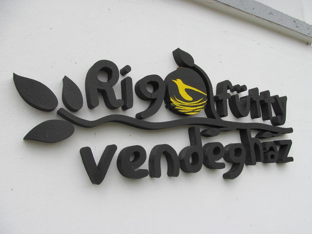 Rigofuetty Vendeghaz Hotel Tiszaalpar Eksteriør billede